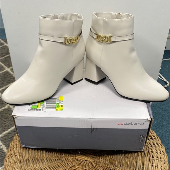 Liz Claiborne Shoes - Liz Claiborne Women's White Ankle Boots